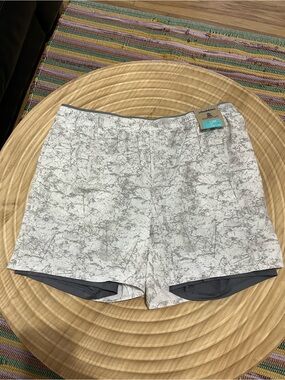 chubbies Light Gray Marble-Print Active Shorts